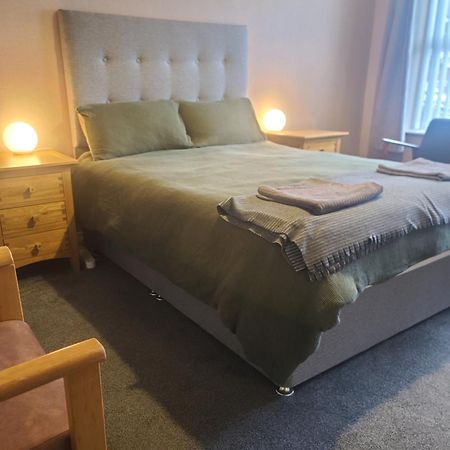 Edenderry Town House Apartment เบลฟาสต์ ภายนอก รูปภาพ