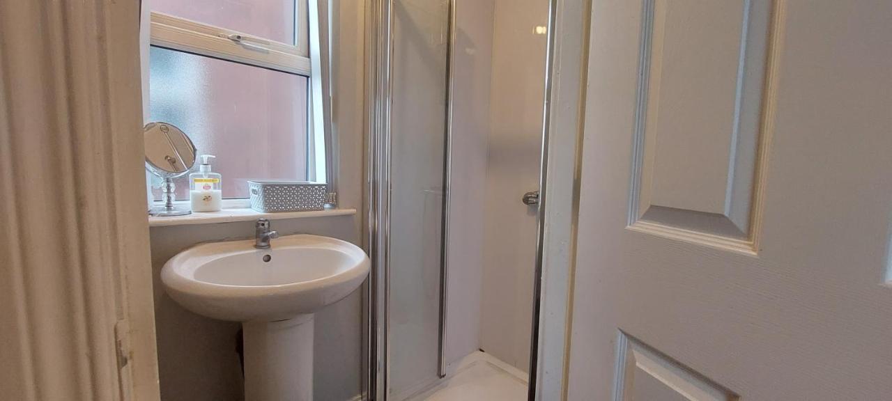 Edenderry Town House Apartment เบลฟาสต์ ภายนอก รูปภาพ