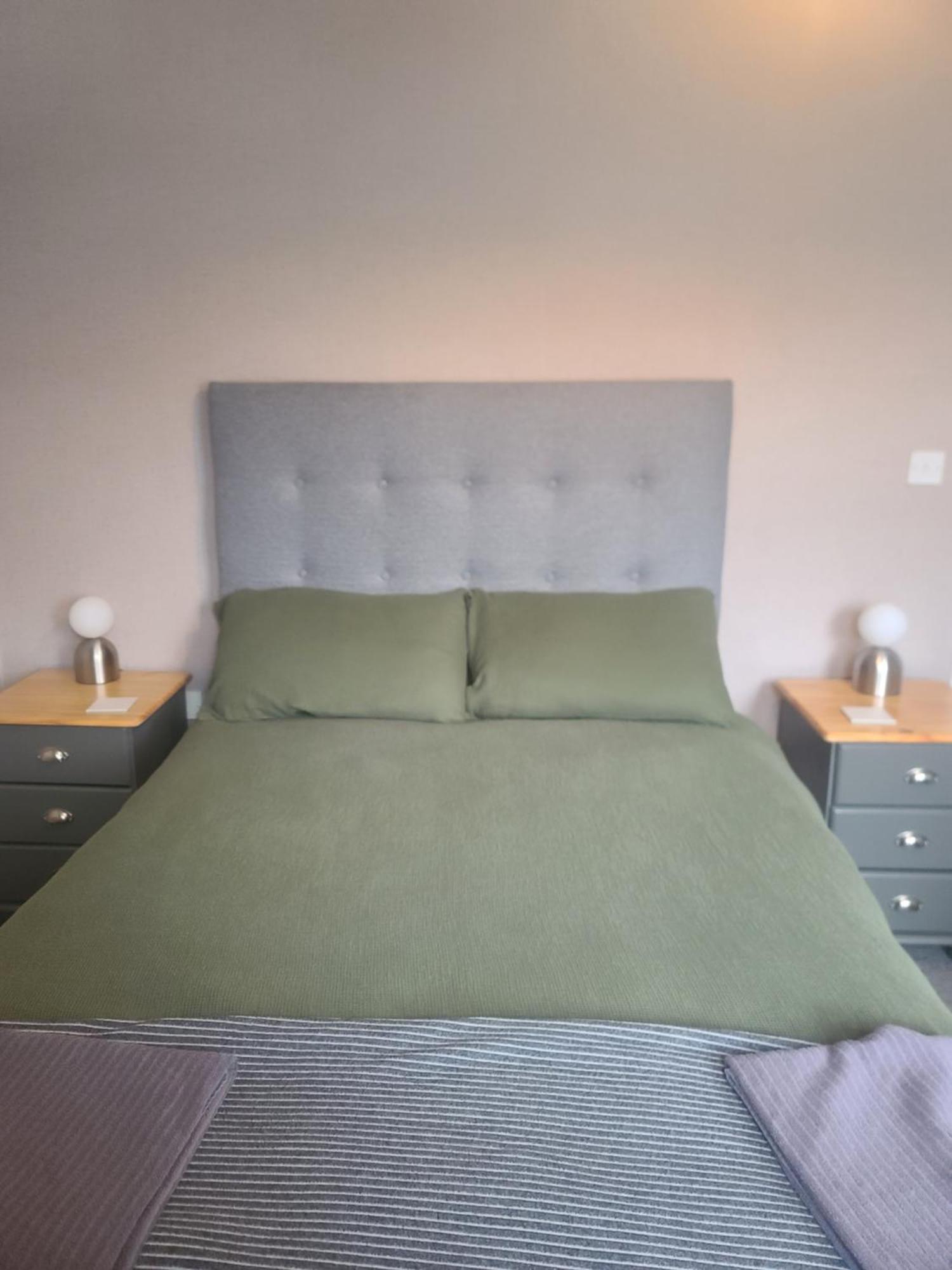 Edenderry Town House Apartment เบลฟาสต์ ภายนอก รูปภาพ