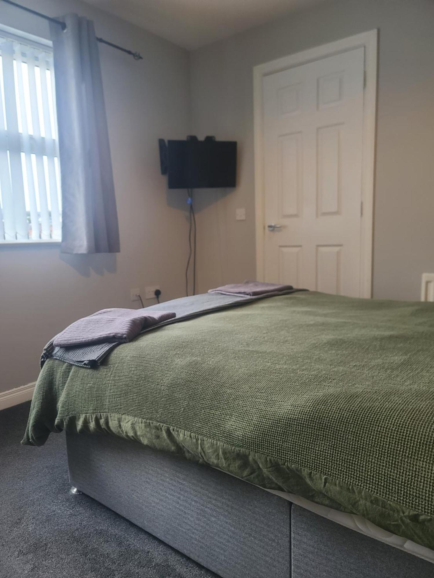Edenderry Town House Apartment เบลฟาสต์ ภายนอก รูปภาพ