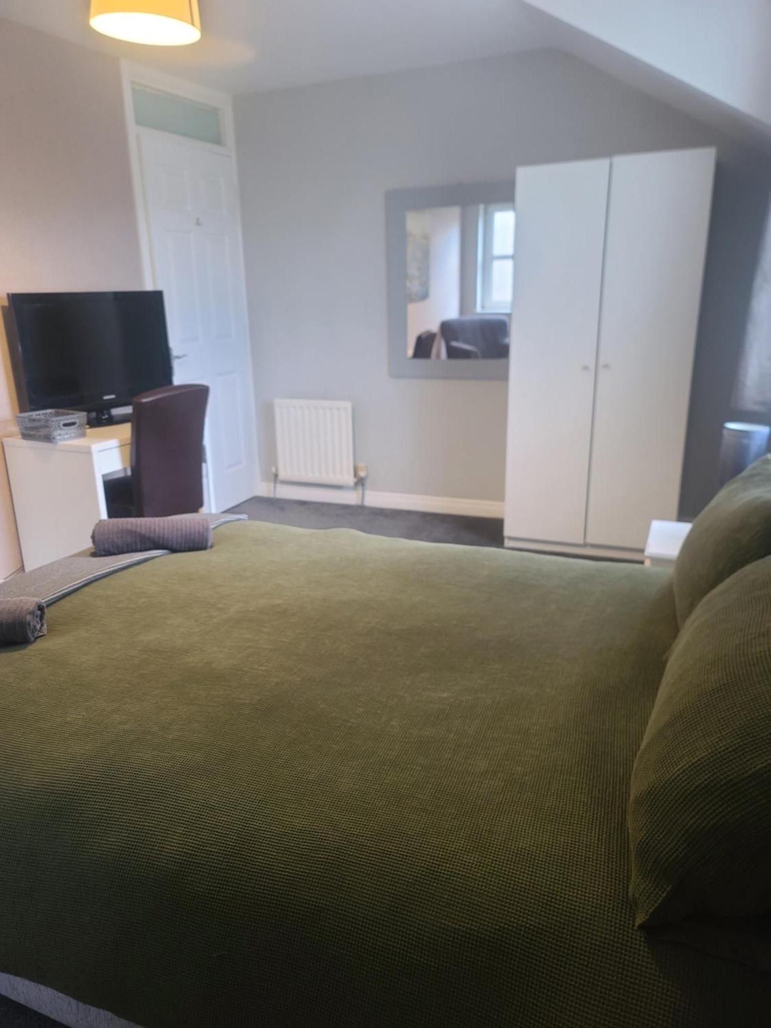 Edenderry Town House Apartment เบลฟาสต์ ภายนอก รูปภาพ