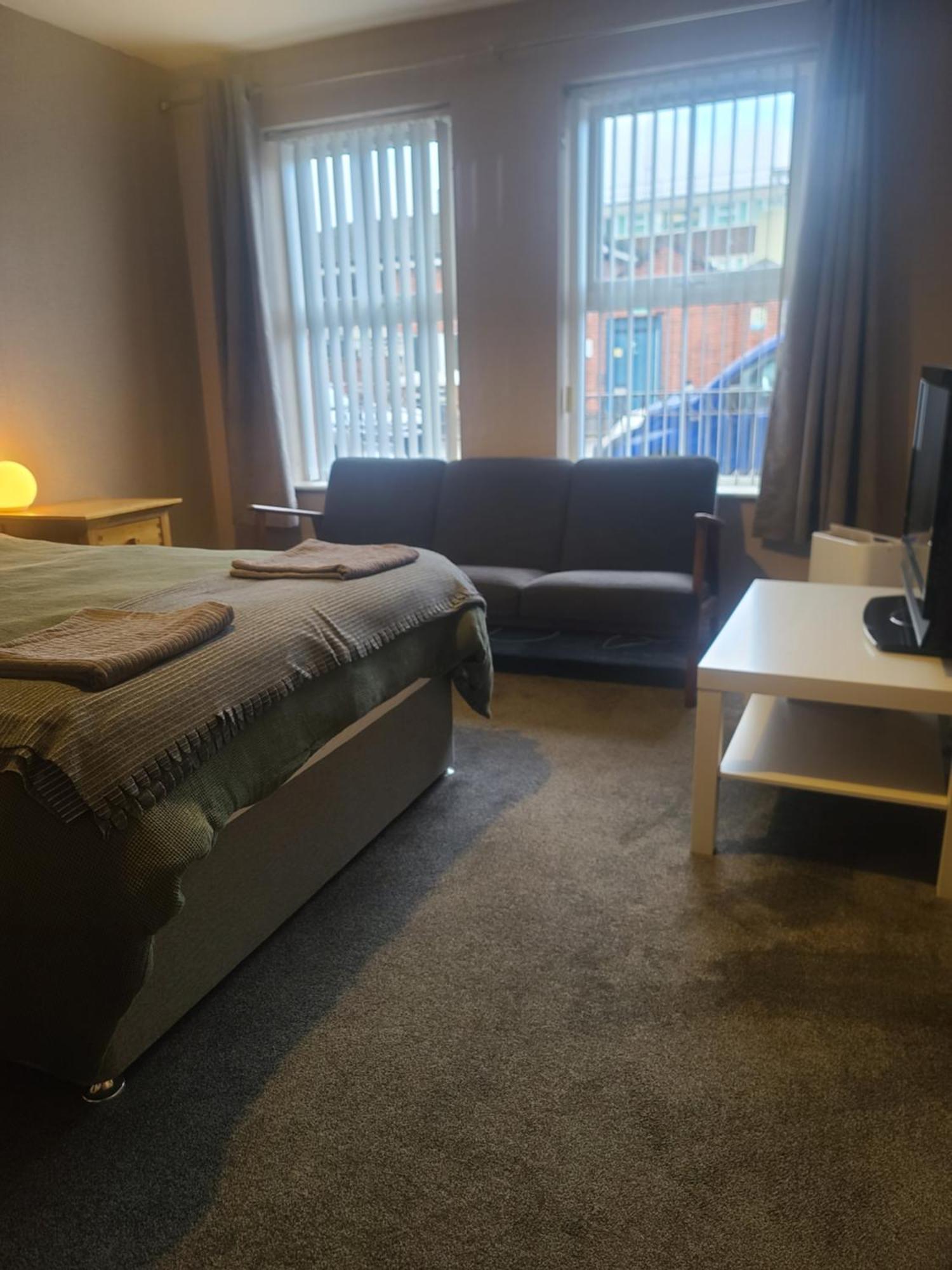 Edenderry Town House Apartment เบลฟาสต์ ภายนอก รูปภาพ